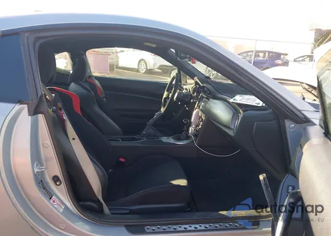 2013 Scion Fr-S 10 Series из США, поврежденный, VIN JF1ZNAA11D1733783